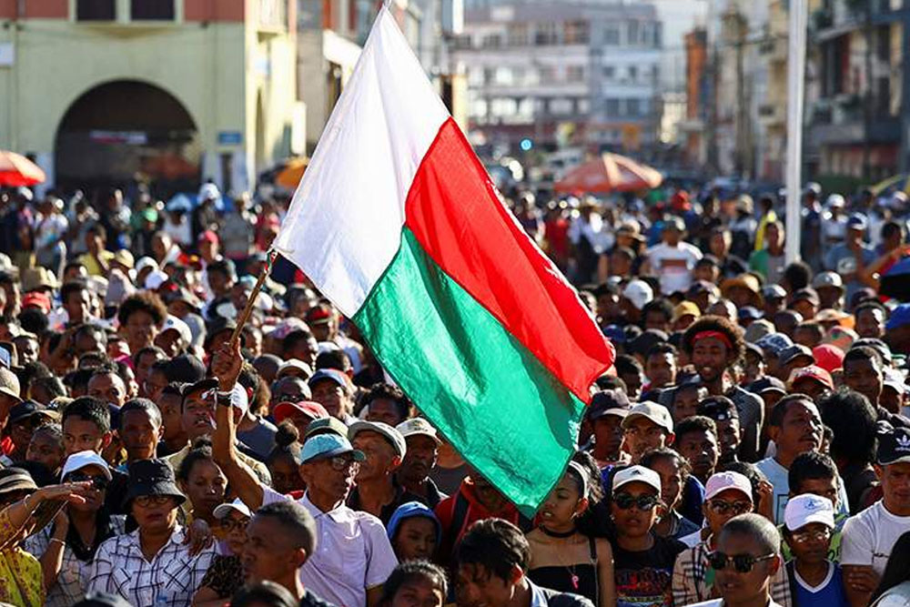 Российские туристы вылетели домой с Мадагаскара на фоне протестов Протесты на Мадагаскаре