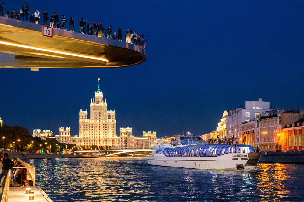 Речная прогулка с ужином 